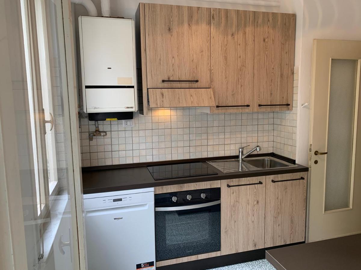 Casa Bianca 2 - Confortevole In Centro A 莫内利亚 外观 照片